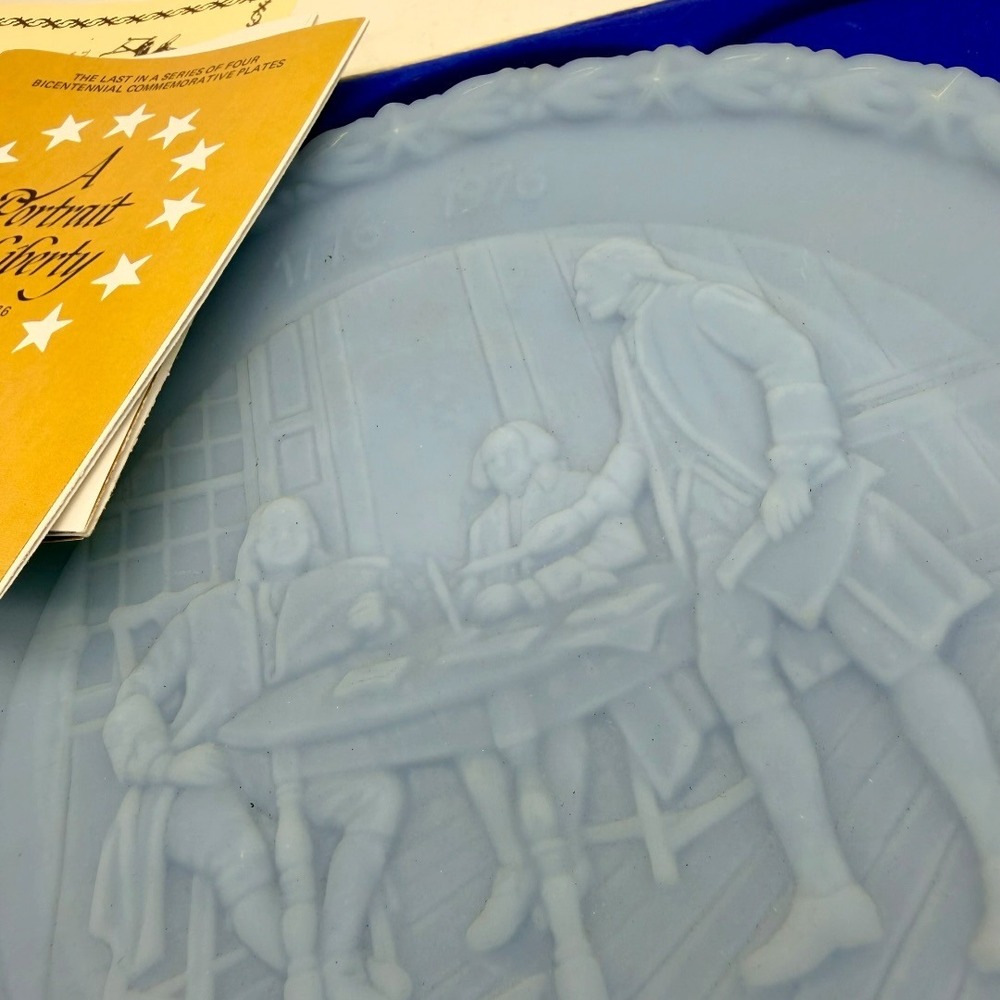 Fenton A Portrait of Liberty Blue Glass 1776-1976 Bicentennial Plate Vintage